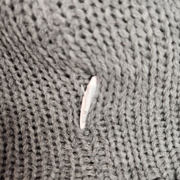 Silver Grey Knit Toque Beanie - Picture 5 of 8